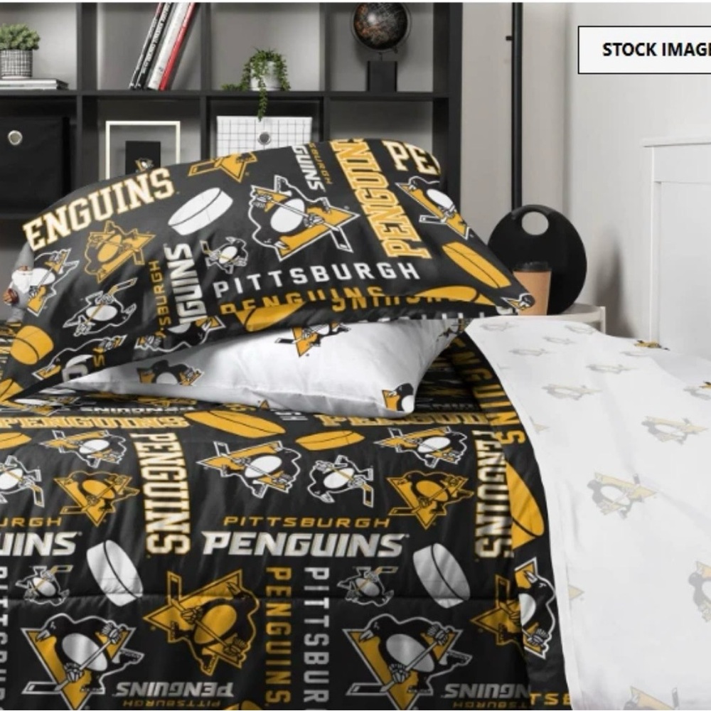 Pittsburgh Penguins Black & Gold Comforter Set - NHL Team Bedding
